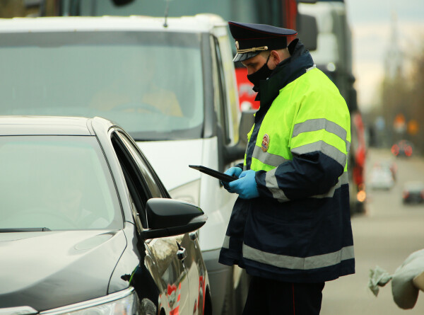 Электронные водительские удостоверения стали действовать в России