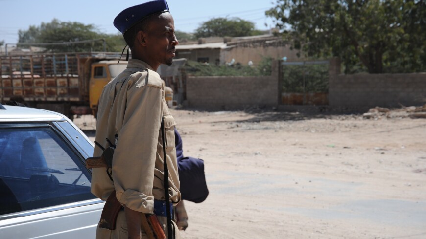 В результате взрывов у министерства в столице Сомали погибли девять человек