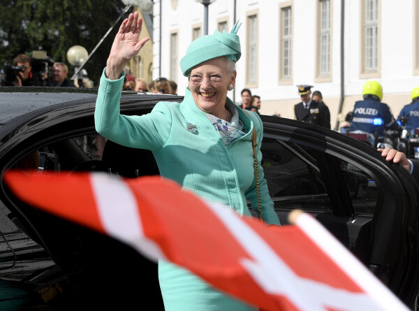 Королева Дании лишила титулов четырех внуков