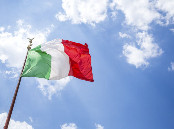 Правоцентристы празднуют победу на парламентских выборах в Италии
