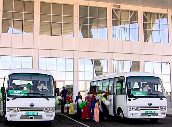 Новые автовокзалы в Туркменистане открыли с молитвами и концертами