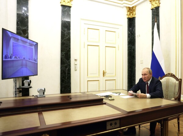 Путин обсудил с главами разведок стран СНГ вопросы безопасности