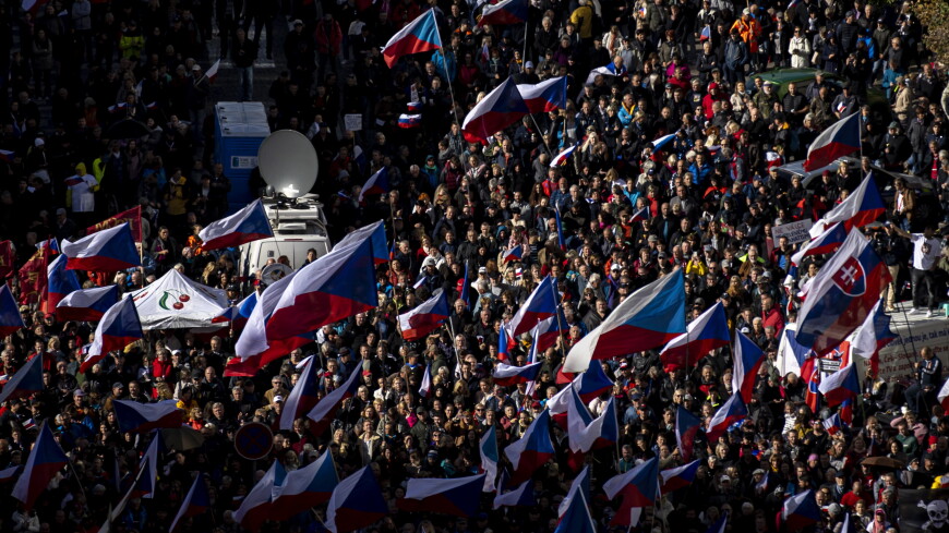 В городах Чехии прошли антиправительственные митинги