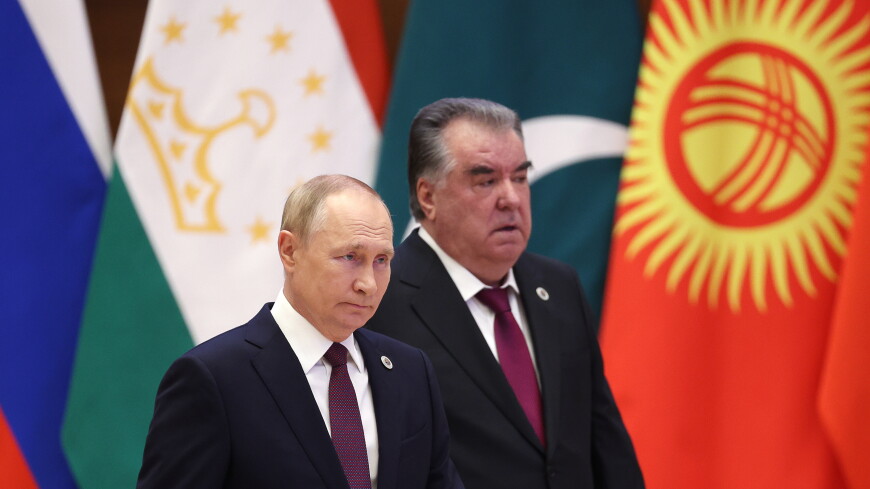 Путин и Рахмон провели краткую беседу перед началом саммита ШОС в расширенном составе