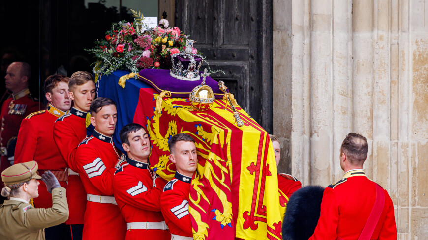 В Британии внезапно скончался молодой солдат, сопровождавший гроб Елизаветы II