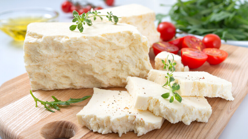 Диетолог назвал самый полезный для здоровья сыр