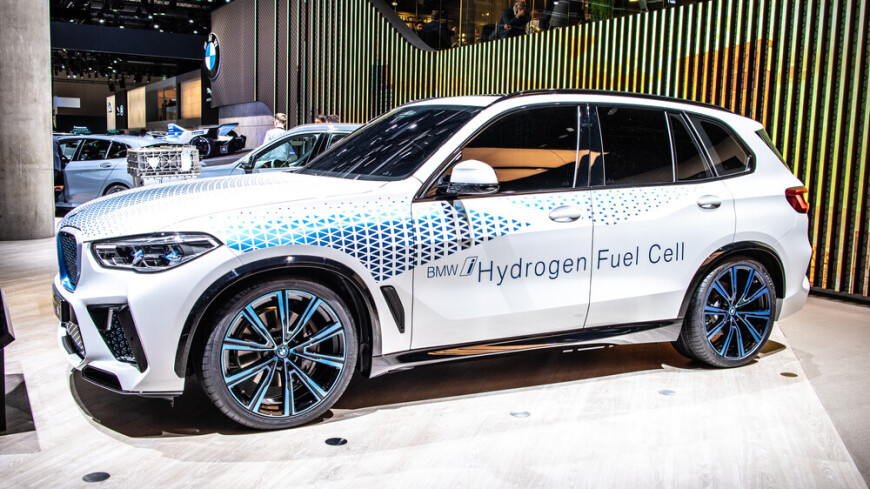 Водородный BMW X5 появится в 2022 году