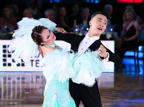 Спортивные танцы под живую музыку: яркие кадры международного турнира в Кремле (ФОТО)