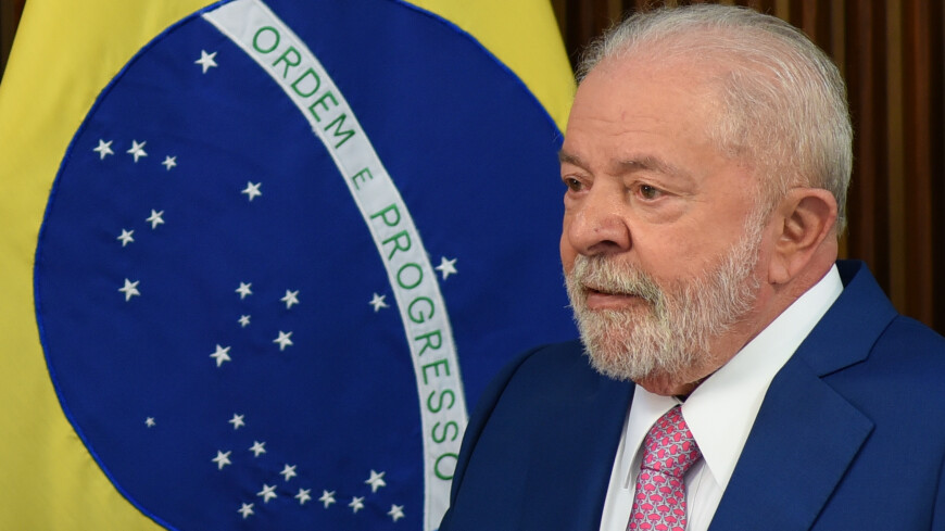 Президент Бразилии предложил выбрать альтернативную доллару валюту для торговли внутри БРИКС