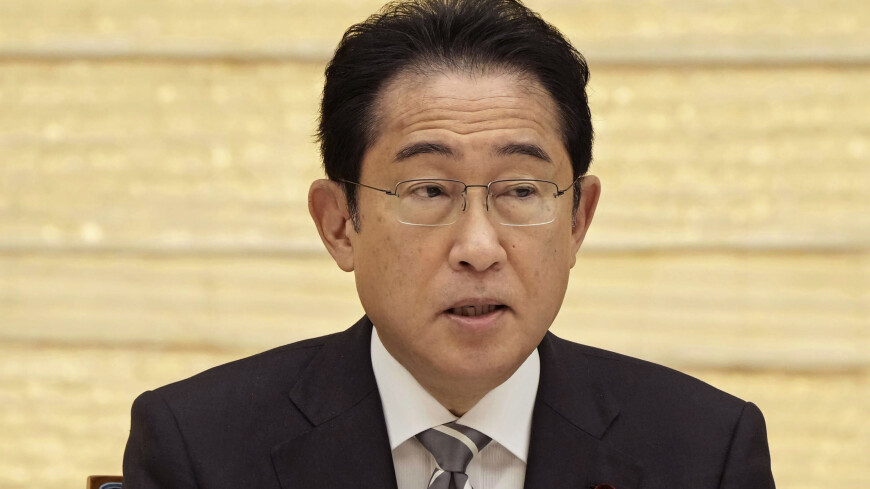Премьер Японии принес извинения за инцидент со взрывом