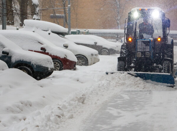 Снежный апокалипсис: как в Москве борются с последствиями рекордного снегопада?
