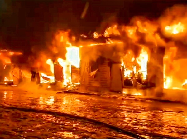 Пожар на авторынке в Набережных Челнах ликвидирован