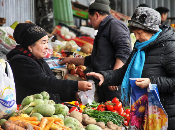 Президент Кыргызстана заявил о продлении действующего налогового режима для рынков