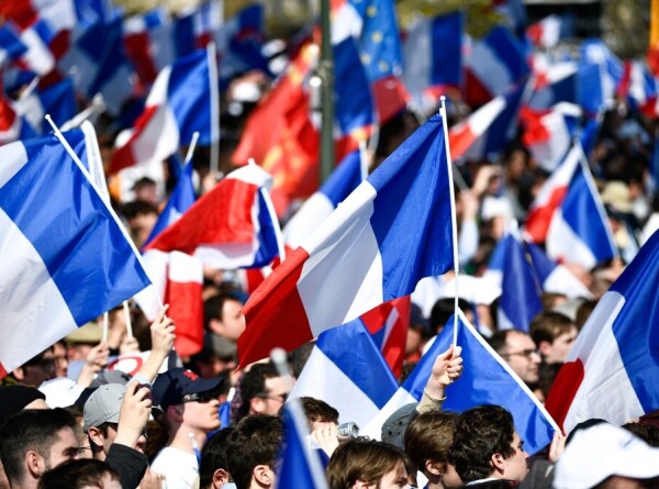 Сотни тысяч французов вышли на митинги против повышения пенсионного возраста