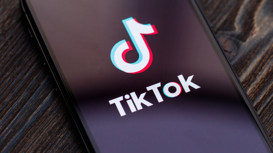 Еврокомиссия потребовала от сотрудников удалить TikTok с корпоративных телефонов