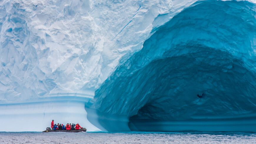 Скважину глубиной более 800 м пробурили в древнейшем леднике Антарктиды