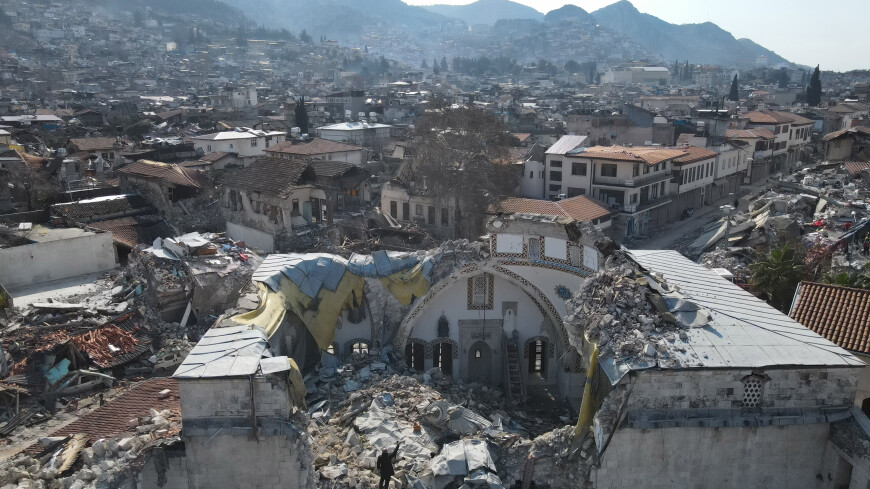 Восемь человек арестовали в Турции в связи с обрушением зданий
