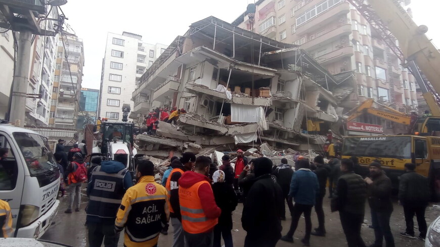 Казахстан направит спасателей и медиков в пострадавшую от землетрясения Турцию