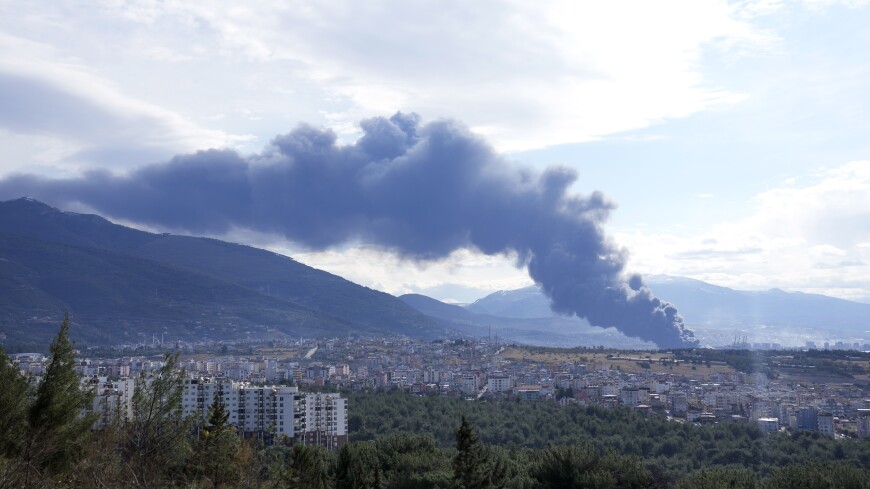 Пожар в турецком порту Искендерун полностью потушен