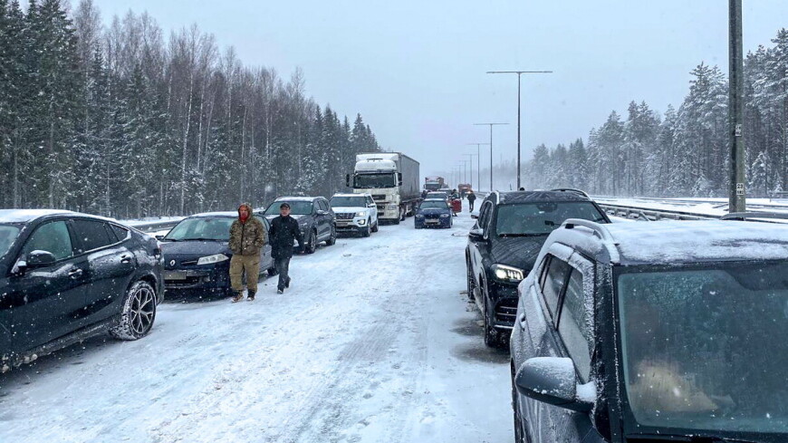 Участок автотрассы М1 «Нева» под Новгородом открыли после массового ДТП