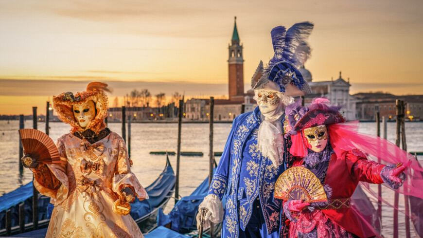 Венецианский карнавал проходит без ограничений впервые с 2019 года