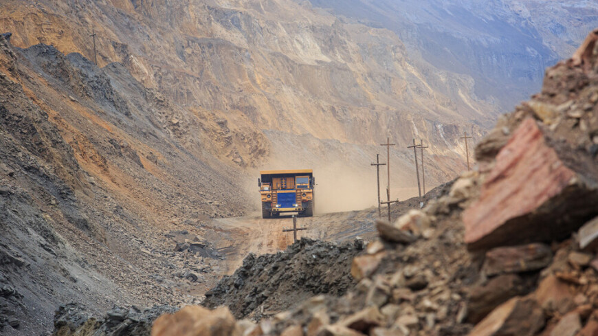 Обрушение грунта на угольном карьере произошло на севере Китая