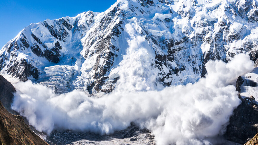 Сошедшая в горах Сочи лавина повредила коммуникации санно-бобслейной трассы
