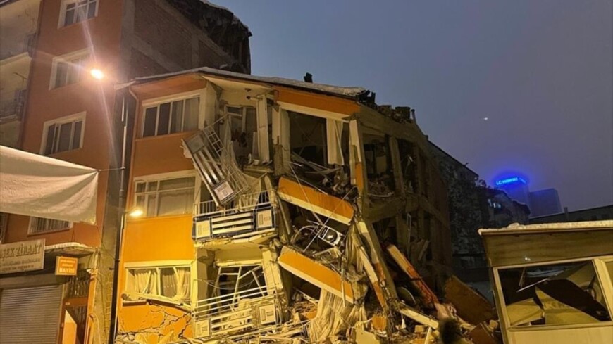 Франция и Великобритания предложили Турции помощь в связи с землетрясением