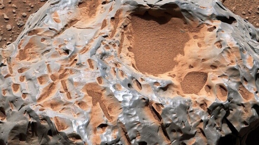 Редкий железный метеорит нашли на поверхности Марса