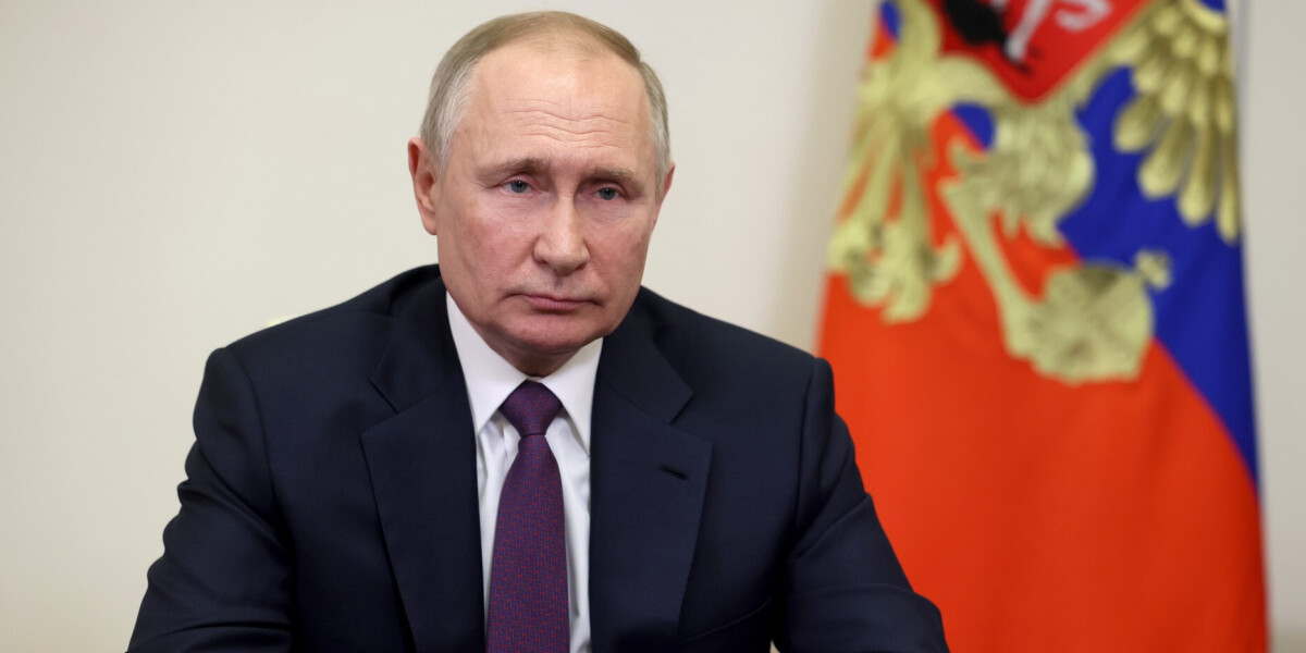 Путин поручил добиться роста зарплат, рождаемости и продолжительности жизни в 2023 году