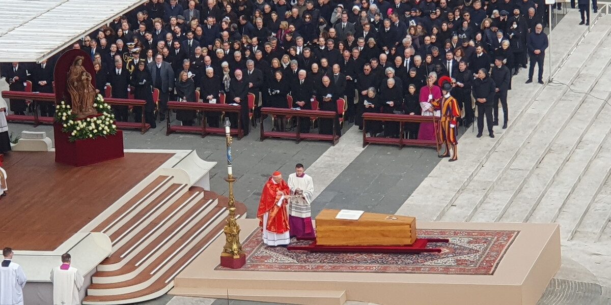 Папа похоронит. Похороны папы Римского 2023.