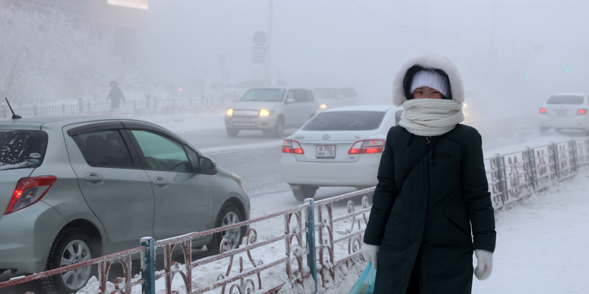 Сильные морозы в якутске. Морозы в Якутии. Якутск Мороз. Минус 50 градусов Мороза. Сильный Мороз в Якутии.