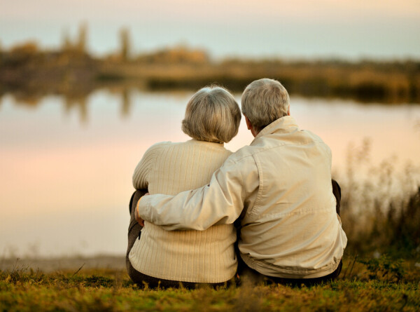 Ученые: Многолетний брак снижает риск развития деменции