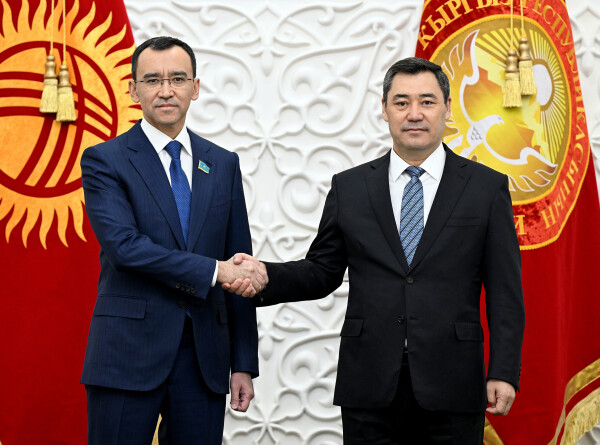 Президент Кыргызстана и спикер Сената Казахстана обсудили межпарламентское сотрудничество