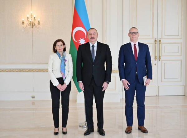 Президент Азербайджана принял новых послов Франции, Греции и Мексики