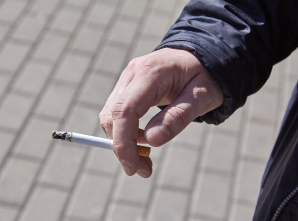 Минздрав: Курение среди россиян уменьшилось в три раза
