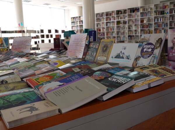 Национальная библиотека Казахстана получила 300 книг из России