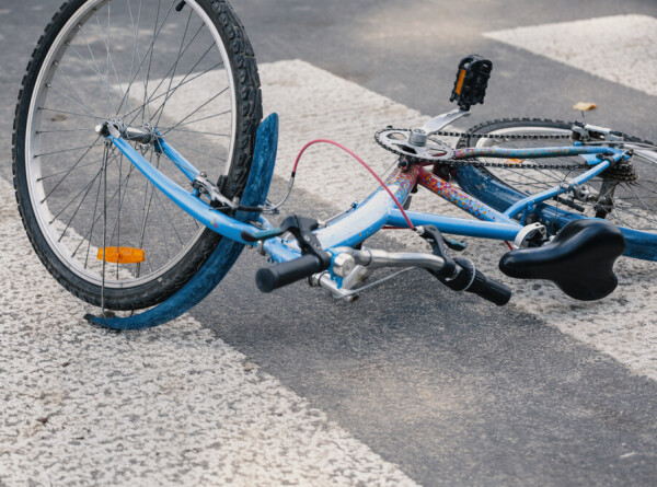 Суд взыскал компенсацию с велосипедиста в пользу сбитого пешехода в Череповце