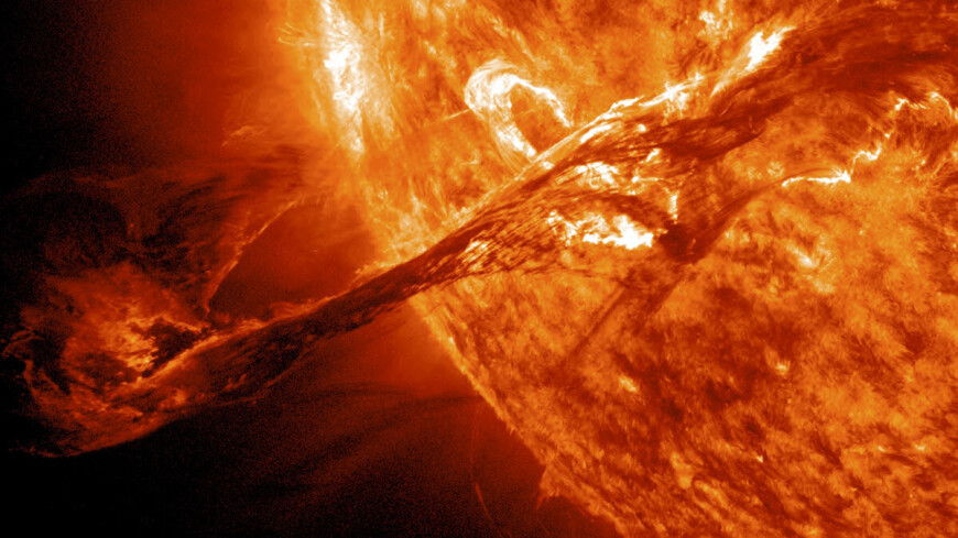 Третья мощная вспышка произошла на Солнце с начала года