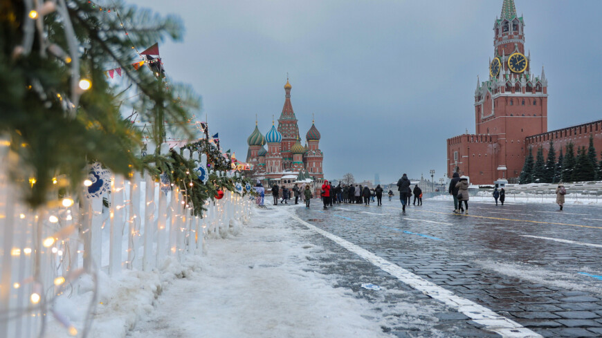 Территория Московского Кремля зимой