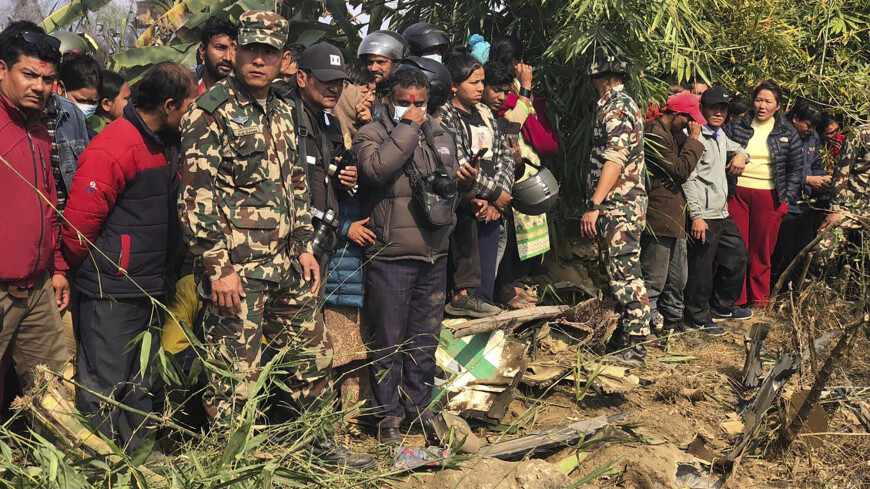 Четверо россиян находились на борту упавшего в Непале самолета