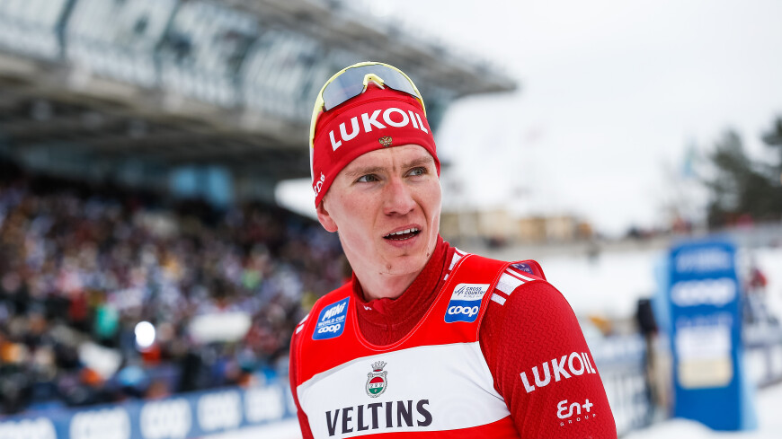 Большунов выиграл гонку в скиатлоне на Кубке России по лыжам