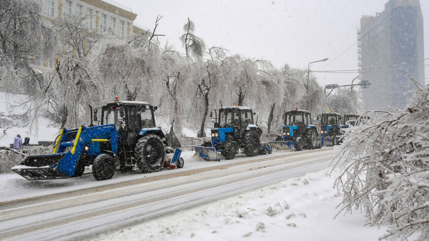 Автомобильное движение восстановили в Приморье после декабрьского снегопада