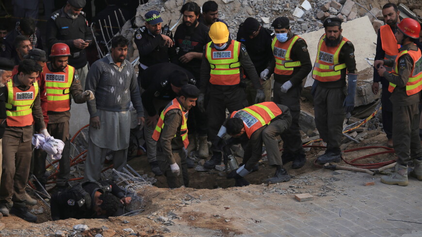 Число жертв теракта в пакистанском Пешаваре увеличилось до 72