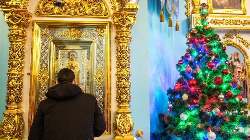 Дайджест ночных новостей: празднование Рождества, станции метро в Новой Москве и платье принцессы Дианы