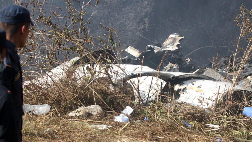 Вдова погибшего летчика была вторым пилотом разбившегося в Непале самолета