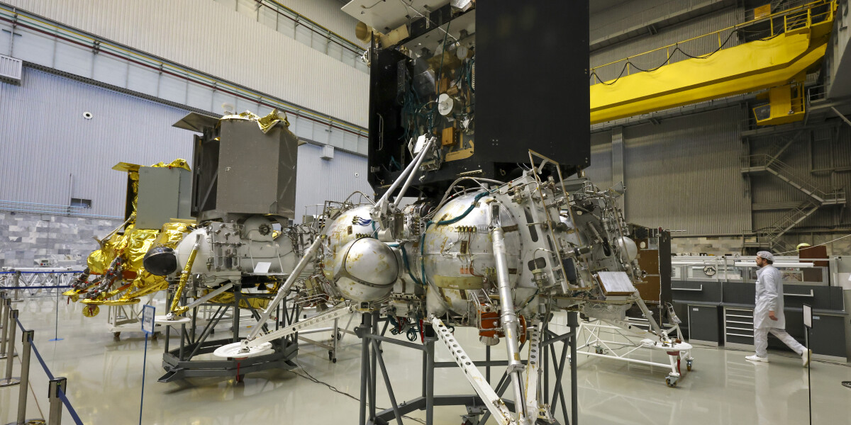 Луна 24 25. Автоматическая станция Луна-25. Космические аппараты. Автоматическая станция «Луна-25» доставлена на космодром Восточный. Луна-25» доставлена на космодром Восточный.