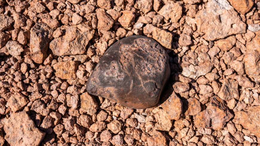 Метеорит-«бумеранг» нашли в пустыне Сахара