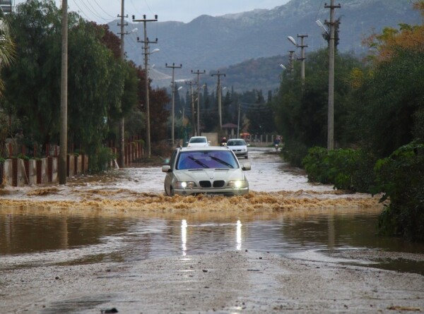 Ливень затопил улицы Анкары