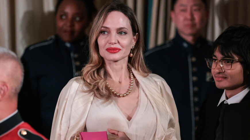 Анджелина Джоли сменила имидж